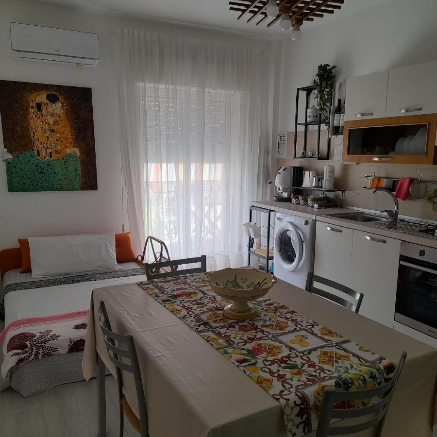 La casa di Giada Apartment Calatabiano Luaran gambar
